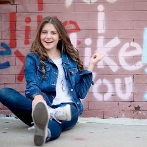 Meet your Posher, Emilie